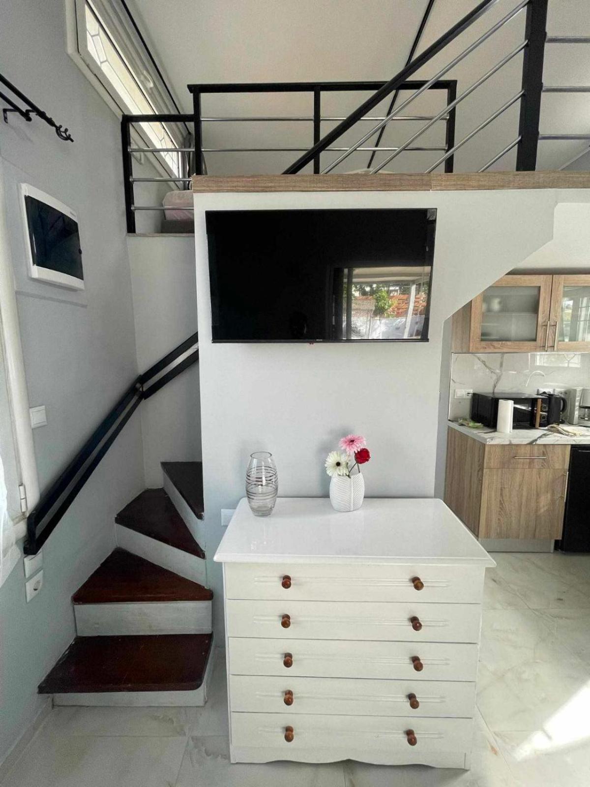 Вілла Filio'S Loft Near Airport Артеміда Екстер'єр фото